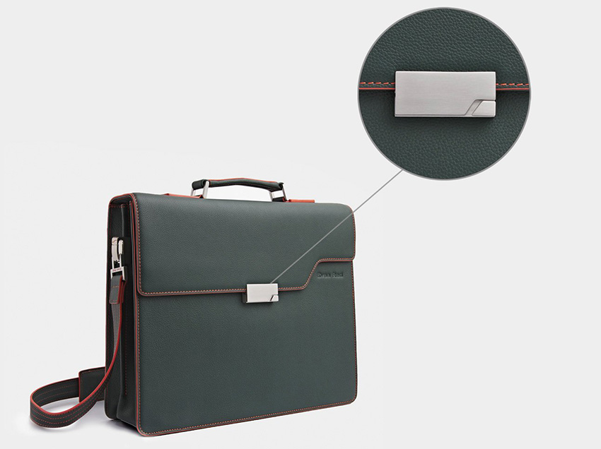 Eefje-Sandmann-Evan-Red-Detail Freelance designer Eefje Sandmann Laptop bag design for Evan Red