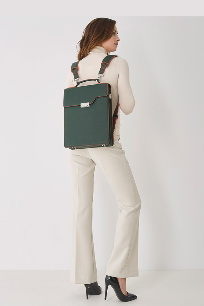 Eefje-Sandmann-Evan-Red-backpack Freelance designer Eefje Sandmann Laptop bag design for Evan Red